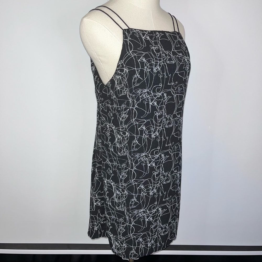URBAN OUTFITTERS // SILENCE + NOISE Ella Printed Crepe Shift Mini Dress Medium - Picture 7 of 16